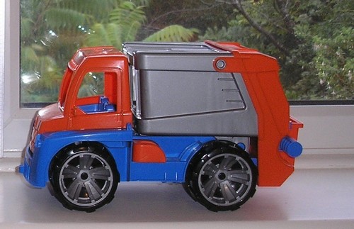 Lena toys recycling refuse - toys, recycling,