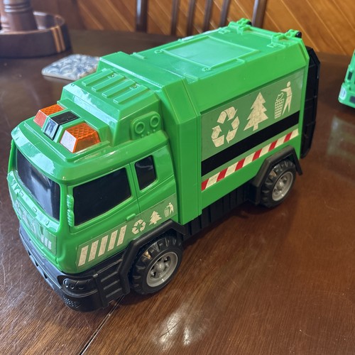 Garbage truck recycling - ,